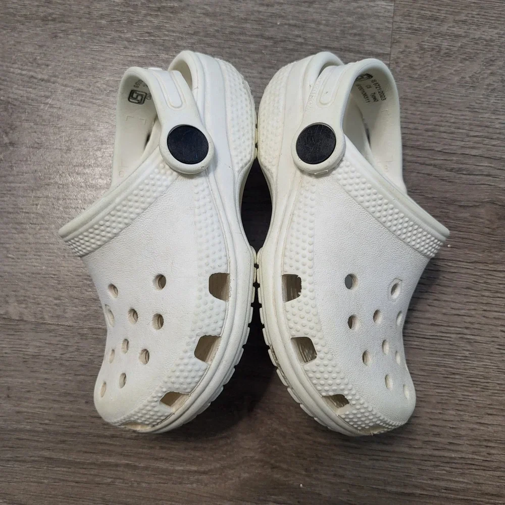 Crocs Classic Clog White Kids Toddler Size C8 Slip On Water Shoes Lightweight